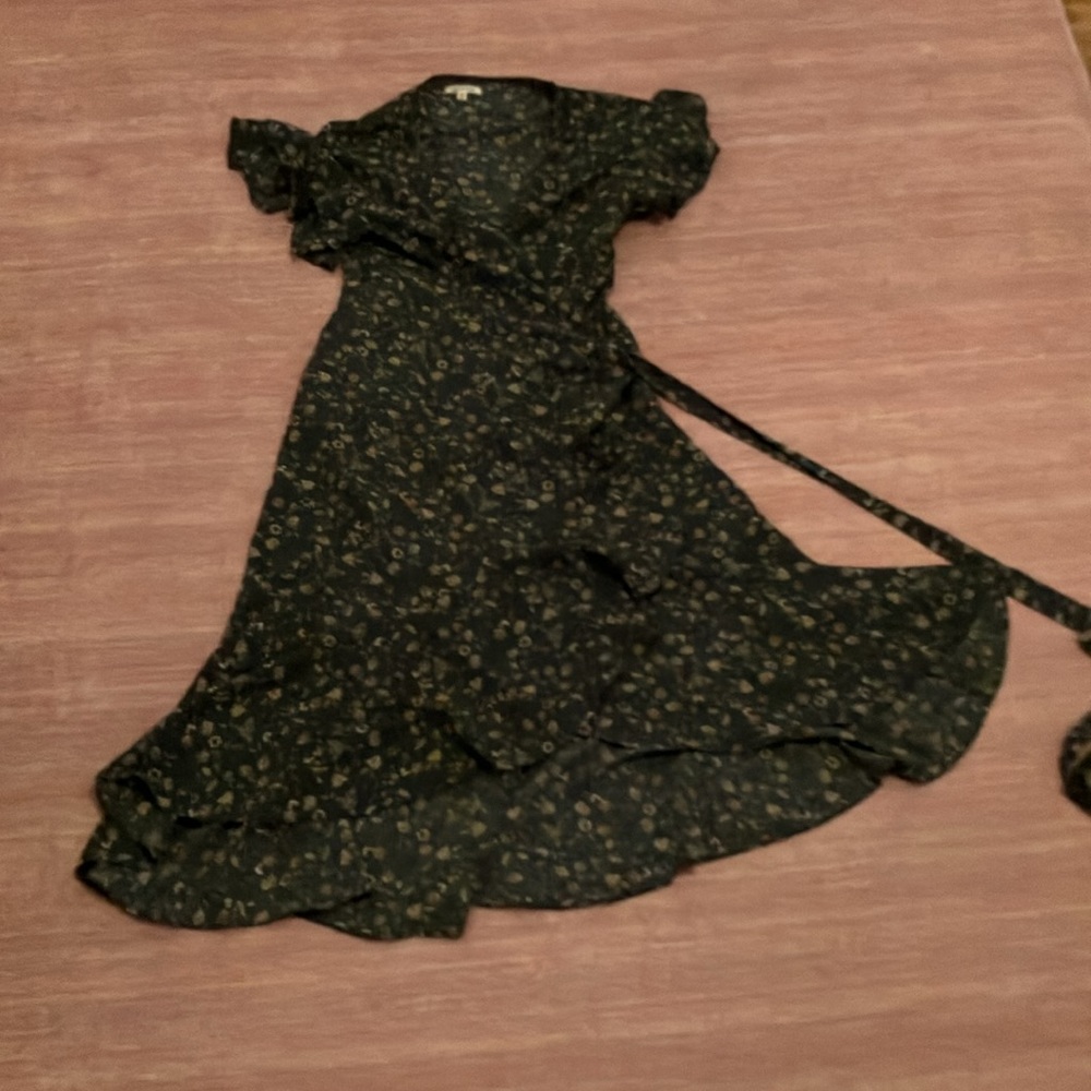 Green floral Max Studio Wrap Dress M